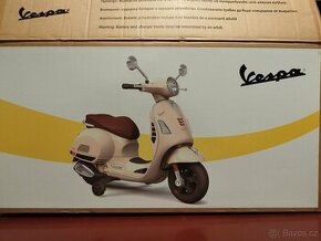 Elektro skútr VESPA .