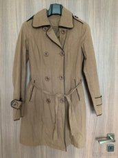 Damsky trenchcoat , velikost S. Super stav