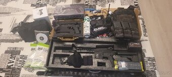 Airsoft Set ( AR15 měsíc stará, v záruce )