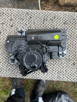 Servomotor páté dveře Skoda VW AUDI 5TA827887A 3V5827887A