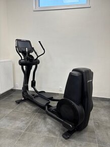 Life Fitness Discover SE3HD elipt.- nový stroj - 60% sleva