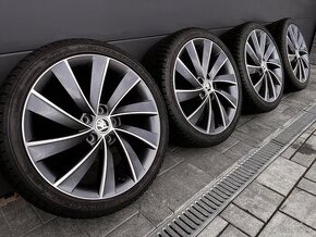 Zimní originál sada Škoda Octavia s pneu 225/40 r18 Dunlop