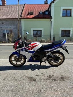 Honda CBR 125R – Červeno-modro-bílá edice - speciální