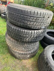 Sada zimních pneu 215/65 R16C - Goodyear