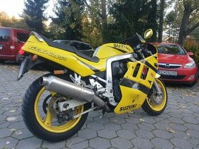 Suzuki gsx750r - 1