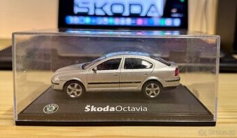 Škoda Octavia II Liftback 1:43 Abrex, první edice, stříbrná