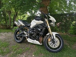 TRIUMPH STREET TRIPLE