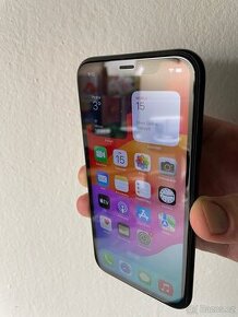 Iphone Xr - TOP stav, 64GB, 3 kryty zdarma