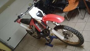 Honda CR125 - 1