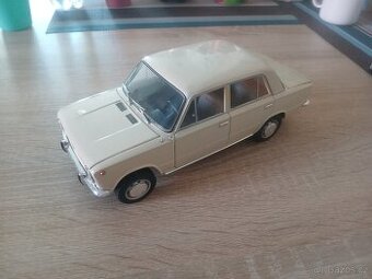 Lada 1200  Vaz 2101 ziguli 1:18  IST