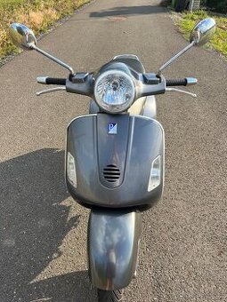 Vespa GTS 200