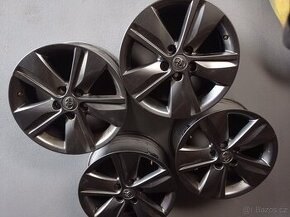 Sada 4x al disku 17" ORIGINAL TOYOTA RAV4, AVENSIS, COROLLA,