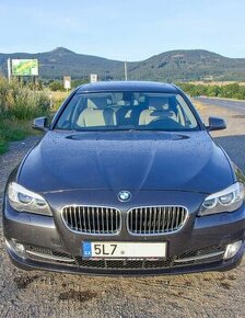 BMW F11 530d xDrive, Pano, nezáv. topení, kůže