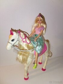 Barbie princezna s koněm.