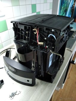 Kávovar DeLonghi MAGNIFICA ESAM 3200.S