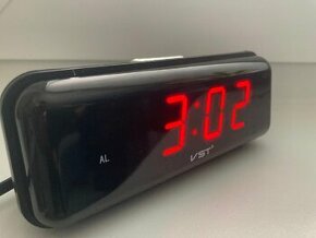 BUDÍK HODINY DIGITÁLNÍ SÍŤOVÝ LED 24H ALARM