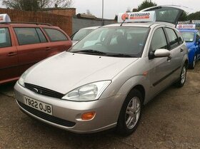 Ford Focus mk1  hatchback benzín 1.6 74 kW pouze díly