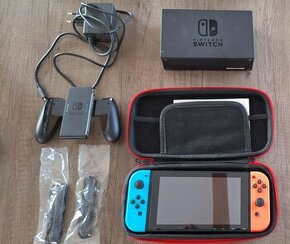 Herní konzole Nintendo SWITCH + Neon red / Neon blue Joy -Co