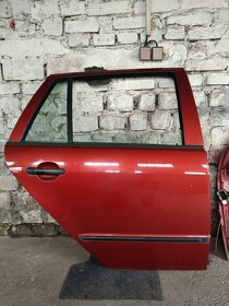 Škoda Fabia 1 combi pravé zadní dveře barva 9770