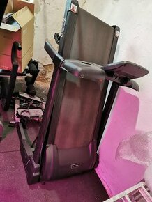 Běhací pás Clear Fit XT 20 pro až 160kg, Plně automatický