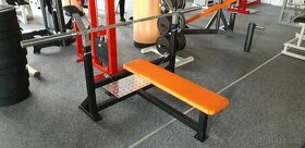 Bench press rovný, hlavou nahoru, hlavou dolů, polohovací