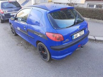 prodám Peugeot 206 van r.v. 2004 1.1i 44kw, kosmetika, volat