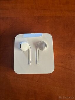 Prodám Apple EarPods Lightning Sluchátka - 1