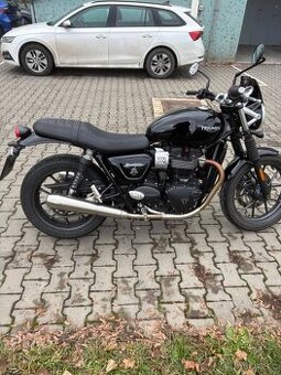 Triumph Street Twin