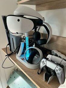 Ps5 slim , dva ovladače , pulse 3D, VR2, logitech G29 - 1