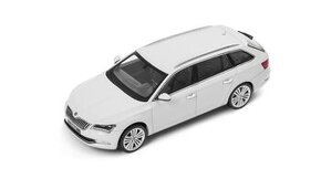 Škoda Superb 3 Combi bílá moon 1:43 nové