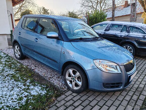 benzínová Škoda Fabia 2  92000km velmi hezké auto