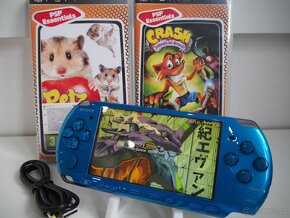PSP 3000 Vibrant Blue PlaystationPortable + 10 her + hack