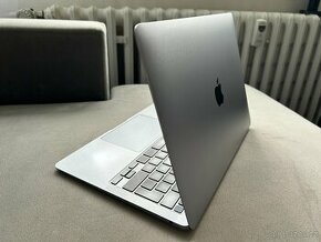 Apple MacBook Air M1 (2020) - 1