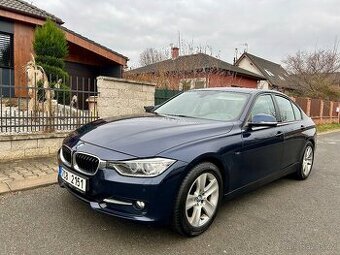 BMW F30 320D 135 KW,SEDAN r.2012, SPORT PACKET,NOVÁ STK