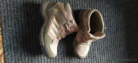 Kotnickove boty adidas Hyperhiker