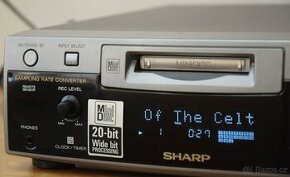 Minidisc deck SHARP MD-R1MKII, mnoho vstupů a výstupů