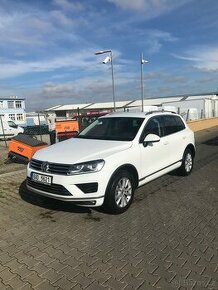 VOLKSWAGEN TUAREG 3.0TDi