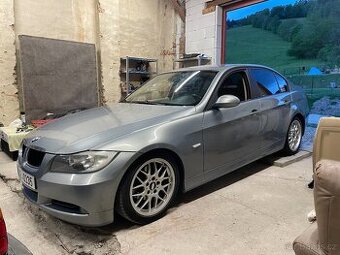 BMW E90 318i