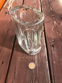 Stara vaza z kristaloveho hutniho skla
