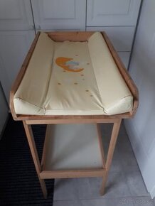 Přebalovací pult Ikea