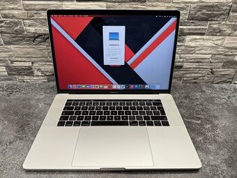 CTO MacBook Pro 15" 2017 i7 / 16GB / 500GB / Pro 560