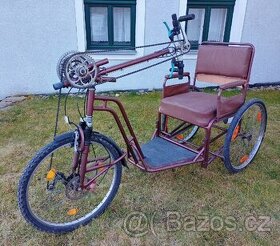 Historická invalidní tříkolka, velociped, bicykl - 1