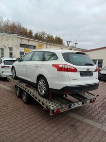 Dveře na ford focus III různé barvy