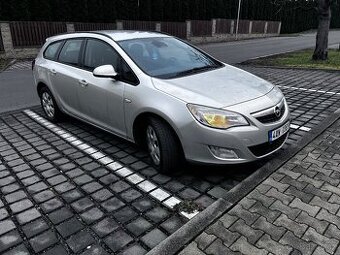 OpelAstra J Sports Tourer 1.7D 2011 najezd 230tis