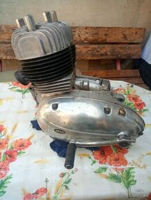 Motor Jawa 354 Kývačka