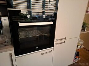 Vestavná trouba Beko BIM 24300 BS - 1