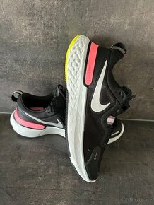 Dámské tenisky Nike