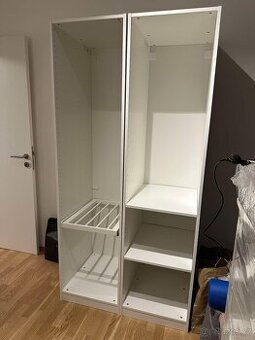 IKEA šatní skříně systém PAX, série KOMPLEMENT.