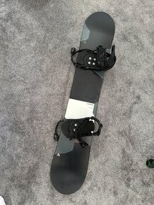 Snowboard Gravity s vázaním 154 cm