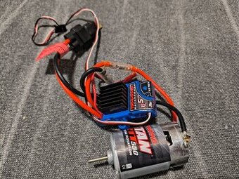 Motor s regulátorem Traxxas